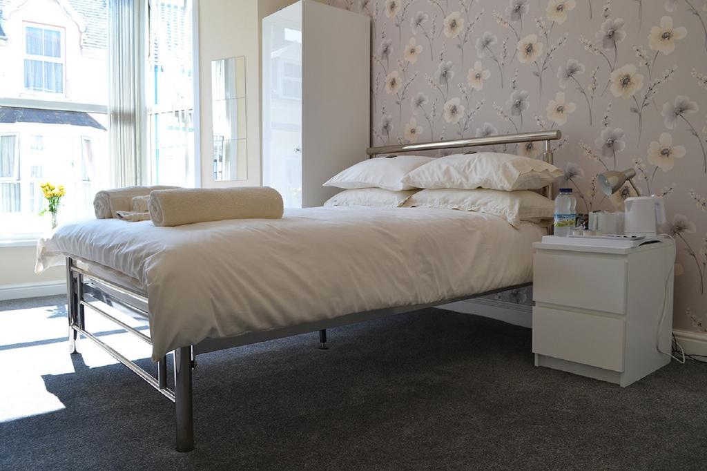 White Rose Guest House Tenby Ruang foto