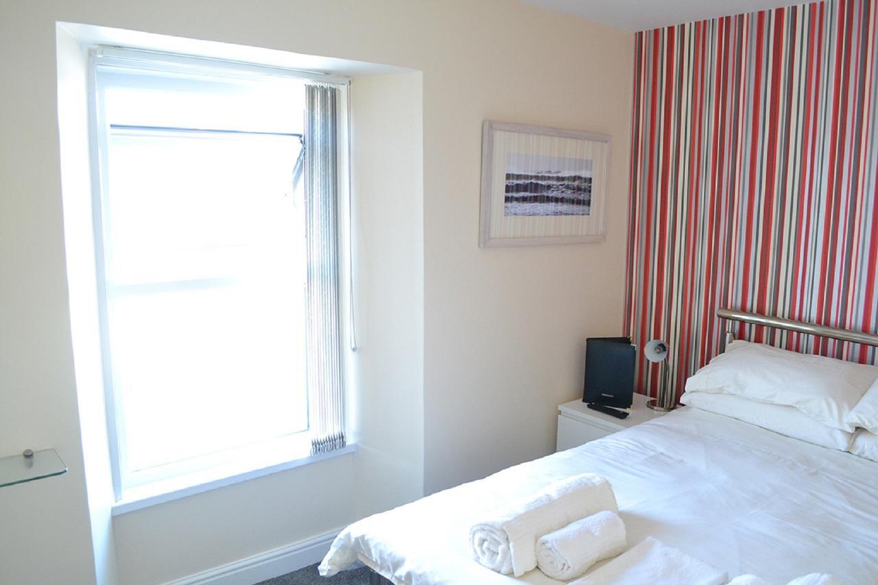 White Rose Guest House Tenby Ruang foto